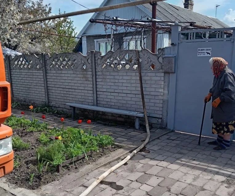 В Кировском внутригородском районе при поддержке региона-шефа Московская область продолжается подвоз воды для жителей домов, в которые в установленный графиком день не поступила вода В Кировском внутригородском районе при поддержке региона-шефа Московская область продолжается подвоз воды для жителей домов, в которые в установленный графиком день не поступила вода