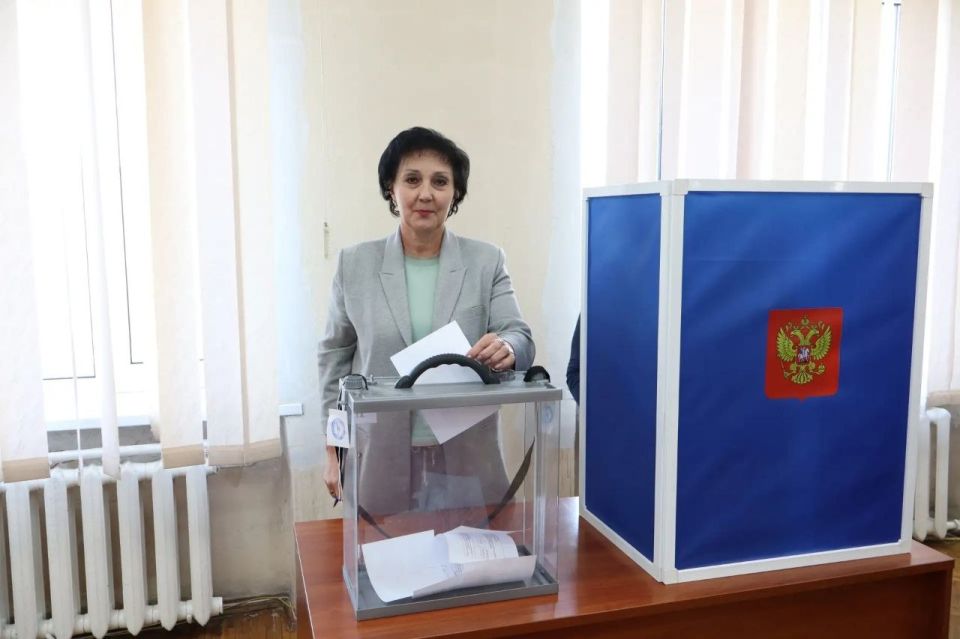 Валентина Харлашка: 30 апреля провела 72 заседание Макеевского городского совета Донецкой Народной Республики Валентина Харлашка: 30 апреля провела 72 заседание Макеевского городского совета Донецкой Народной Республики
