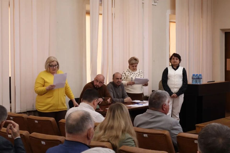 Валентина Харлашка: 30 апреля провела 72 заседание Макеевского городского совета Донецкой Народной Республики Валентина Харлашка: 30 апреля провела 72 заседание Макеевского городского совета Донецкой Народной Республики
