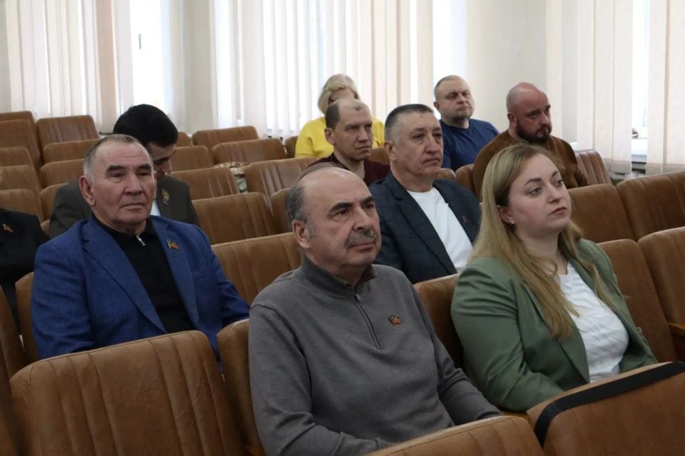 Александр Подгорный: 30 апреля провела 72 заседание Макеевского городского совета Донецкой Народной Республики Александр Подгорный: 30 апреля провела 72 заседание Макеевского городского совета Донецкой Народной Республики