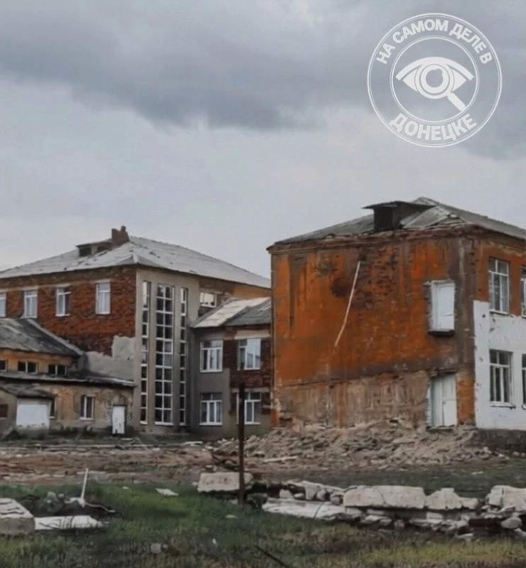 Так сейчас выглядит 86-я школа в г. Макеевка, которая обрушилась в прошлом году