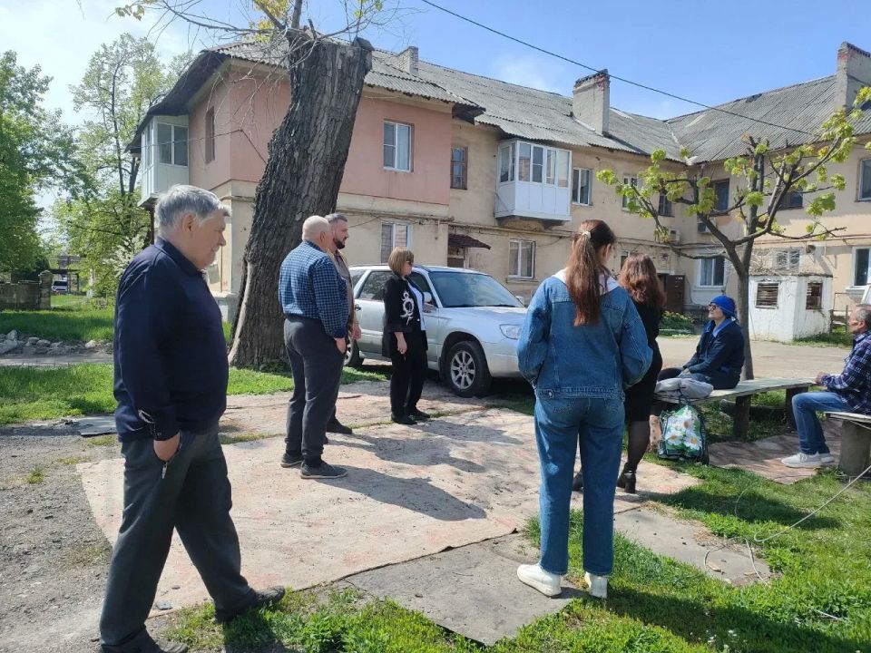 Во исполнение поручения Главы Республики Дениса Пушилина, в Кировском внутригородском районе продолжаются встречи с населением на подведомственном территории Во исполнение поручения Главы Республики Дениса Пушилина, в Кировском внутригородском районе продолжаются встречи с населением на подведомственном территории