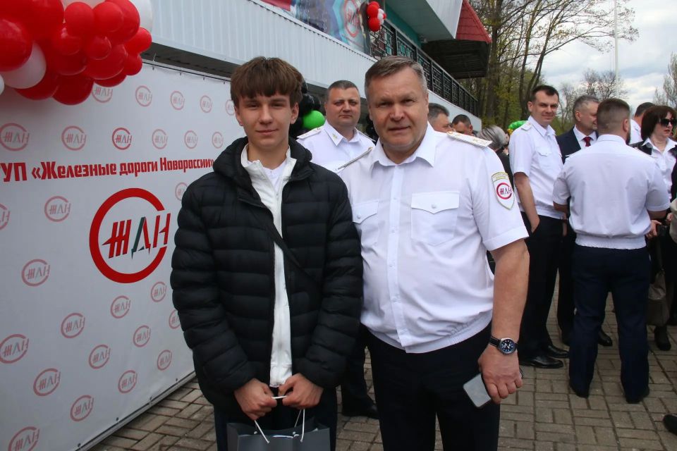 Железнодорожники держат слово! Железнодорожники держат слово!