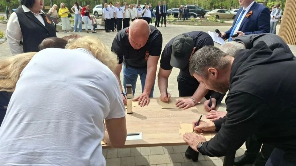 Открыт новый горизонт: отделение “Энергосбыт Донецк” зажигает свет в Горняцком районе Макеевки Открыт новый горизонт: отделение “Энергосбыт Донецк” зажигает свет в Горняцком районе Макеевки
