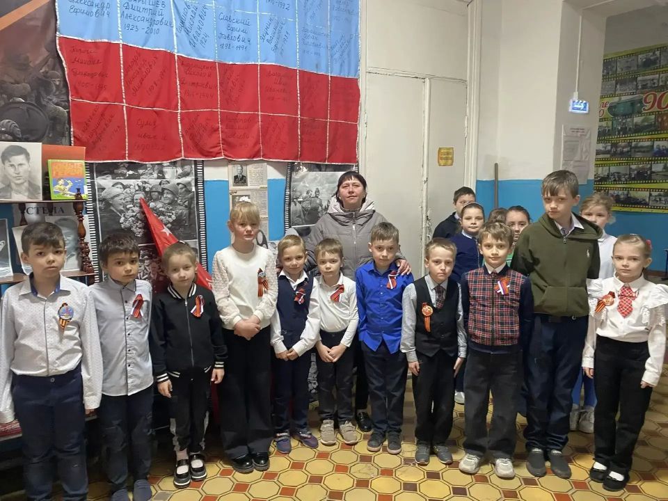 Память поколений: школьники Макеевки почтили 81-ю годовщину Великой Победы Память поколений: школьники Макеевки почтили 81-ю годовщину Великой Победы
