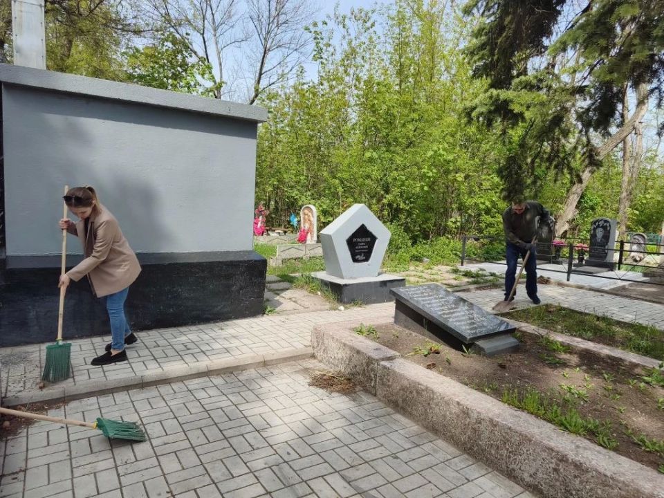 Акция «Чистый обелиск». Сегодня, 6 мая, в рамках партийного проекта «Историческая Память» Всероссийской политической партии «Единая Россия», состоялась акция «Чистый обелиск» Акция «Чистый обелиск». Сегодня, 6 мая, в рамках партийного проекта «Историческая Память» Всероссийской политической партии «Единая Россия», состоялась акция «Чистый обелиск»