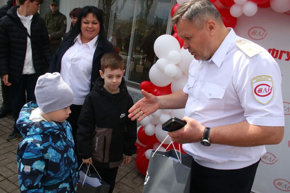 Железнодорожники держат слово! Железнодорожники держат слово!