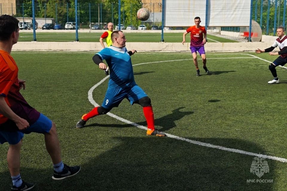 Отважные в жизни и в спорте: турнир по мини-футболу среди сотрудников МЧС России по ДНР Отважные в жизни и в спорте: турнир по мини-футболу среди сотрудников МЧС России по ДНР