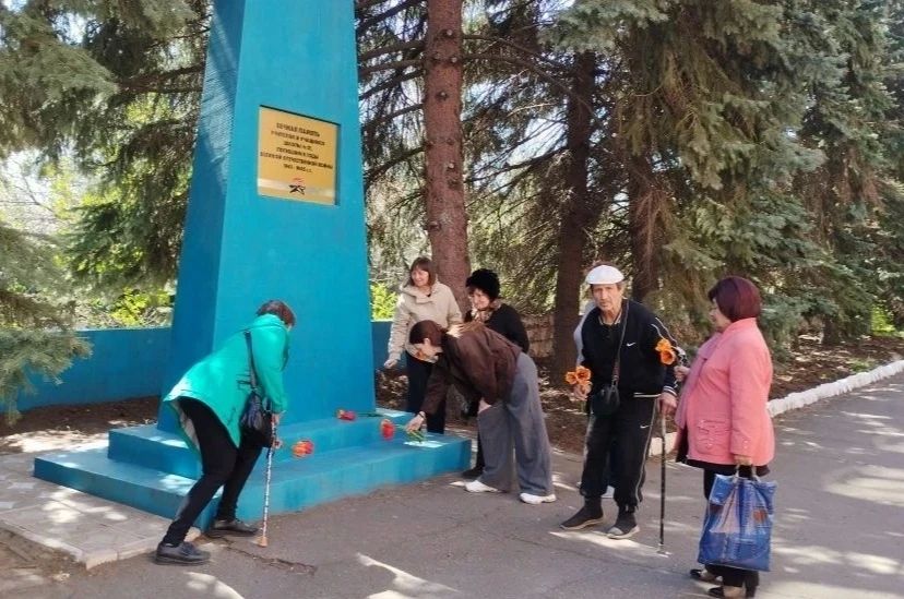 Макеевка чтит подвиг победителей у Мемориала погибшим в годы Великой Отечественной войны Макеевка чтит подвиг победителей у Мемориала погибшим в годы Великой Отечественной войны