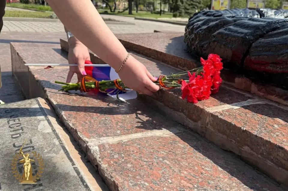 Весна Победы: память, гордость и цветы у Вечного огня Весна Победы: память, гордость и цветы у Вечного огня