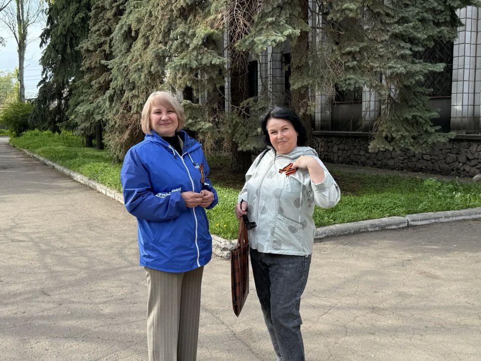 В Советском внутригородском районе городского округа Макеевка состоялась патриотическая акция «Лента памяти» В Советском внутригородском районе городского округа Макеевка состоялась патриотическая акция «Лента памяти»