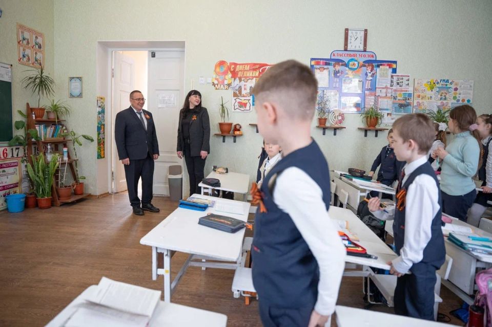 Андрей Крамар: На этой неделе во всех школах прошла знаковая акция – «Знаток Русского Донбасса» Андрей Крамар: На этой неделе во всех школах прошла знаковая акция – «Знаток Русского Донбасса»
