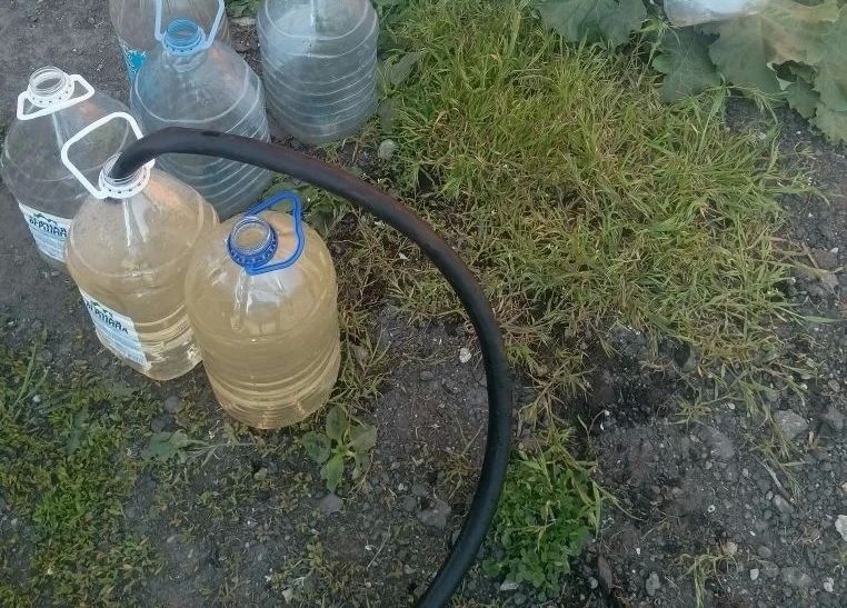 В Кировском внутригородском районе при поддержке региона-шефа Московская область продолжается подвоз воды для жителей домов, в которые в установленный графиком день не поступила вода В Кировском внутригородском районе при поддержке региона-шефа Московская область продолжается подвоз воды для жителей домов, в которые в установленный графиком день не поступила вода