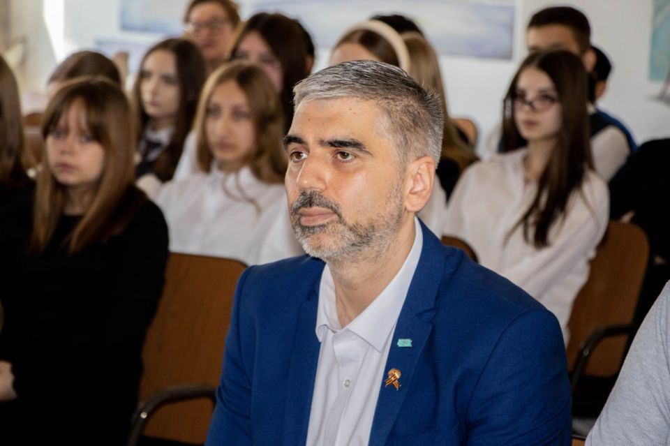 Алексей Дорофеев: В одном из детских приютов Донбасса во время оккупации ВОВ детей почти не кормили Алексей Дорофеев: В одном из детских приютов Донбасса во время оккупации ВОВ детей почти не кормили