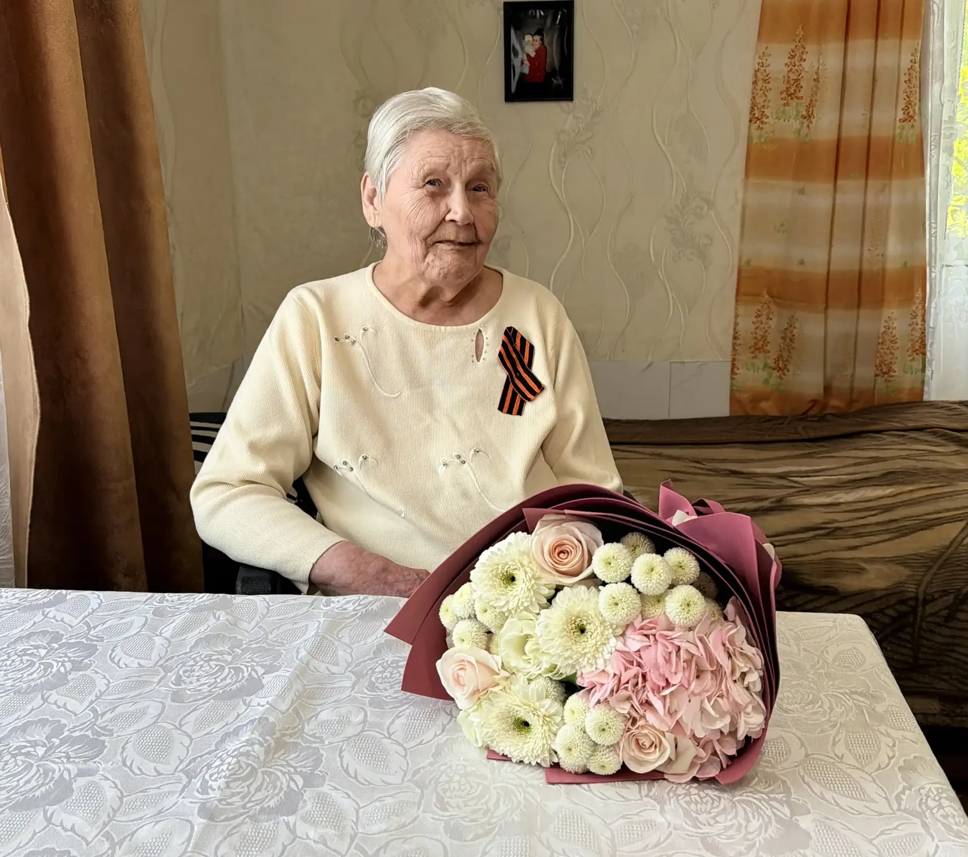 В преддверии Дня Победы вице-премьер Лариса Толстыкина навестила ветеранов ВОВ