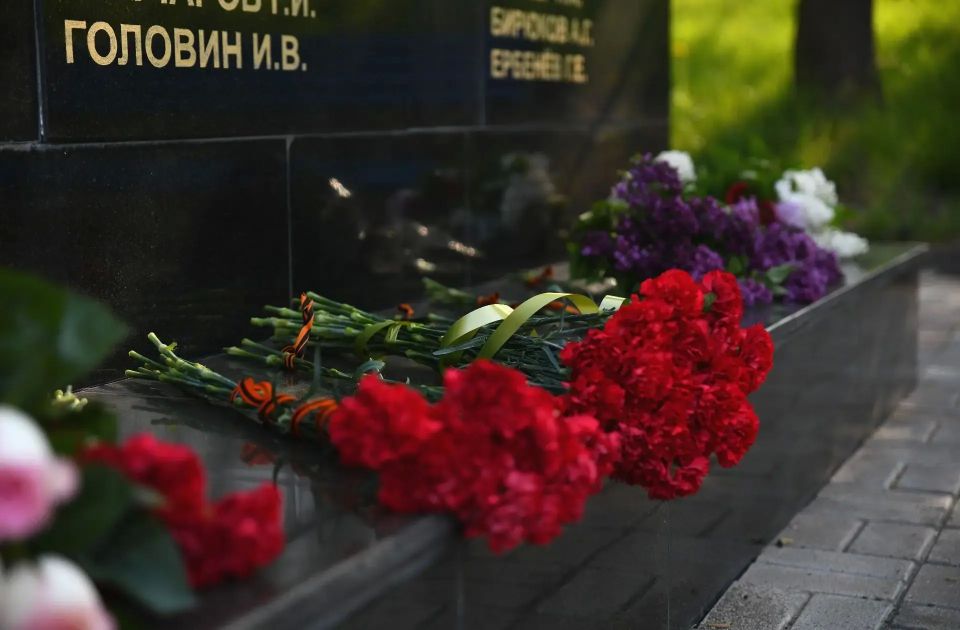 В канун Дня Победы я перебираю старые фотографии В канун Дня Победы я перебираю старые фотографии