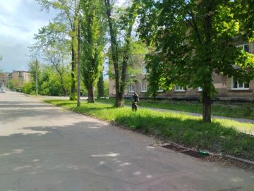 Сегодня, 13 мая, с целью приведения территории в надлежащее санитарное состояние силами ГБПОУ «Макеевский транспортно-технологический колледж» проведены работы по покосу травы на прилегающей к учреждению территории по ул....
