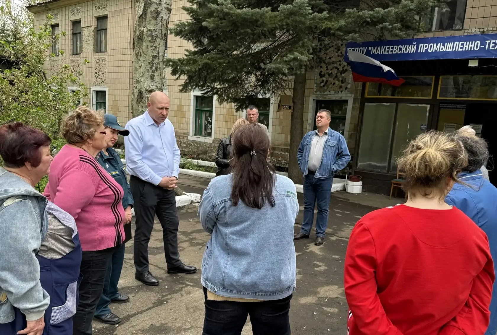 Евгений Марченко провел встречу с населением в Советском внутригородском районе городского округа Макеевка Евгений Марченко провел встречу с населением в Советском внутригородском районе городского округа Макеевка