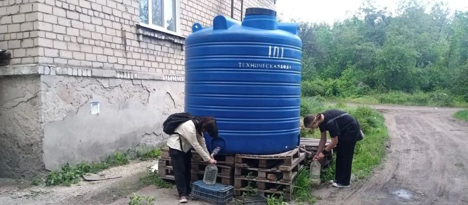 Сегодня, 20 мая учащиеся ГБОУ "ОШ № 77 Г.О. МАКЕЕВКА" приняли активное участие в акции "Маленькие добрые дела" и оказали помощь в доставке воды маломобильным гражданам Сегодня, 20 мая учащиеся ГБОУ "ОШ № 77 Г.О. МАКЕЕВКА" приняли активное участие в акции "Маленькие добрые дела" и оказали помощь в доставке воды маломобильным гражданам
