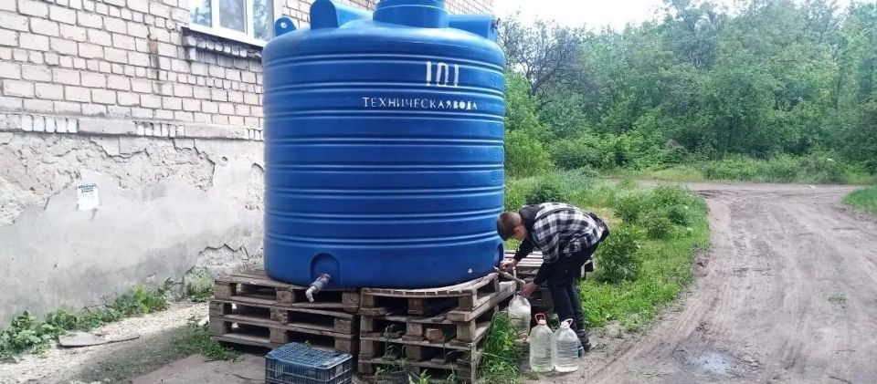 Сегодня, 20 мая учащиеся ГБОУ "ОШ № 77 Г.О. МАКЕЕВКА" приняли активное участие в акции "Маленькие добрые дела" и оказали помощь в доставке воды маломобильным гражданам Сегодня, 20 мая учащиеся ГБОУ "ОШ № 77 Г.О. МАКЕЕВКА" приняли активное участие в акции "Маленькие добрые дела" и оказали помощь в доставке воды маломобильным гражданам