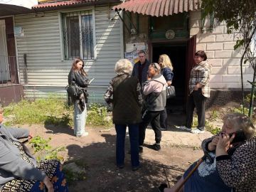 В Червоногвардейском районе состоялась встреча с жителями жилого массива Калинина возле дома № 43 по улице Ткаченко в рамках партийного проекта Единой России «Управдом»