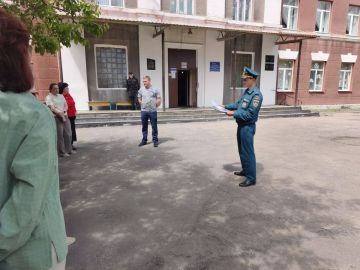 21 мая, первый заместитель руководителя Управы Кировского внутригородского района Администрации городского округа Макеевка Донецкой Народной Республики Андрей Коренев провел встречу с жителями Кировского района на...