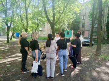 Заместитель руководителя Управы Горняцкого внутригородского района Администрации городского округа Макеевка Октябрина Иваненко провела встречу с населением на подведомственной территории по адресу: г. Макеевка, ул. Целинная...