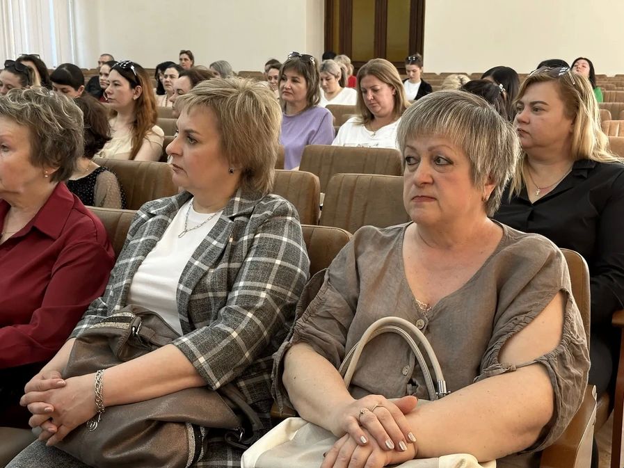 В Макеевке состоялось собрание секретарей первичных отделений Партии Единая Россия В Макеевке состоялось собрание секретарей первичных отделений Партии Единая Россия