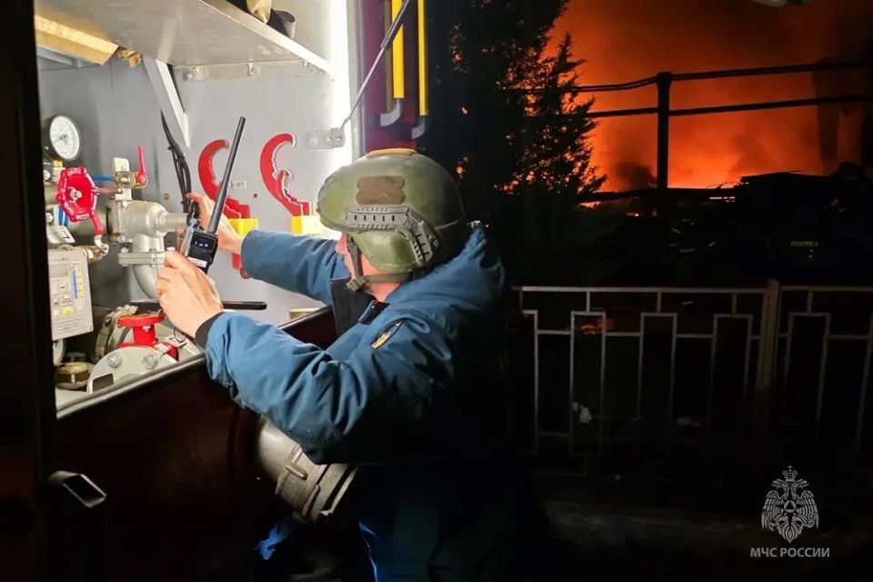 В Макеевке ликвидирован крупный пожар в результате атаки БПЛА В Макеевке ликвидирован крупный пожар в результате атаки БПЛА