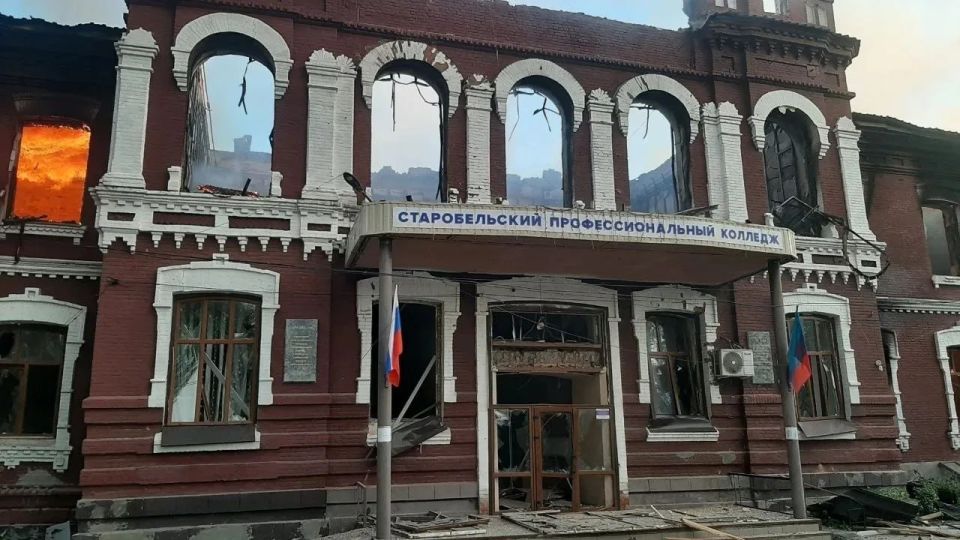 Под завалами находятся дети: ночью ВСУ прицельно ударили по общежитию и колледжу в ЛНР