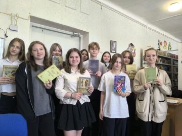 Учащиеся 8-Б класса, активисты Движения Первых Государственного бюджетного общеобразовательного учреждения «Средняя школа № 59 городского округа Макеевка» Донецкой Народной Республики, под руководством Советника директора по...