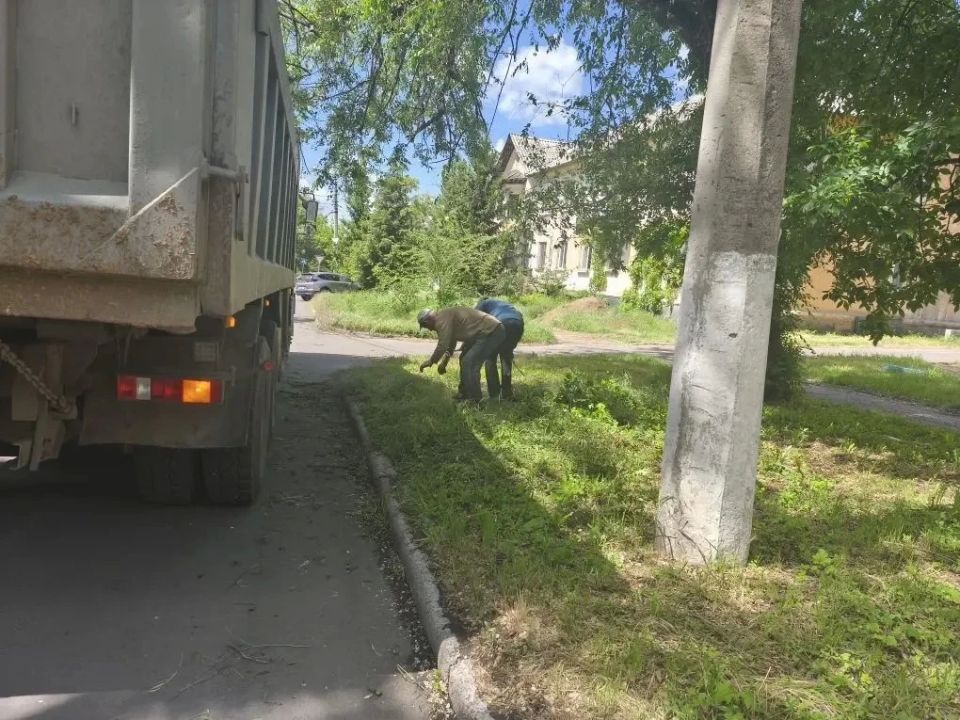 В рамках акции “Добрые дела” благодаря поддержке строительной организации, предоставивших грузовой транспорт, а также совместным усилиям с ТСН(м) «Холодная балка-2» и неравнодушных жителей, удалось провести масштабную уборку