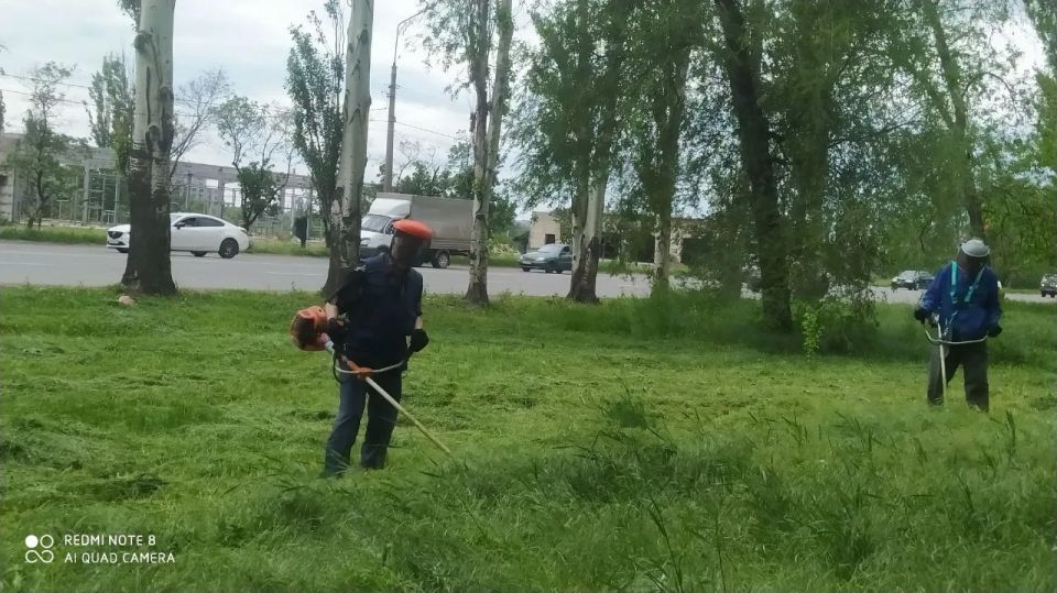 В Горняцком районе, в рамках акции “Добрые дела”, проведена работа по покосу травы В Горняцком районе, в рамках акции “Добрые дела”, проведена работа по покосу травы