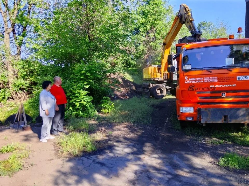 Председателем Макеевского городского совета Валентиной Харлашка и депутатом Макеевского городского совета Юрием Яретенко, в рамках акции «Маленькие добрые дела», оказано содействие МБУДО «Спортивная школа № 2 города... Председателем Макеевского городского совета Валентиной Харлашка и депутатом Макеевского городского совета Юрием Яретенко, в рамках акции «Маленькие добрые дела», оказано содействие МБУДО «Спортивная школа № 2 города...
