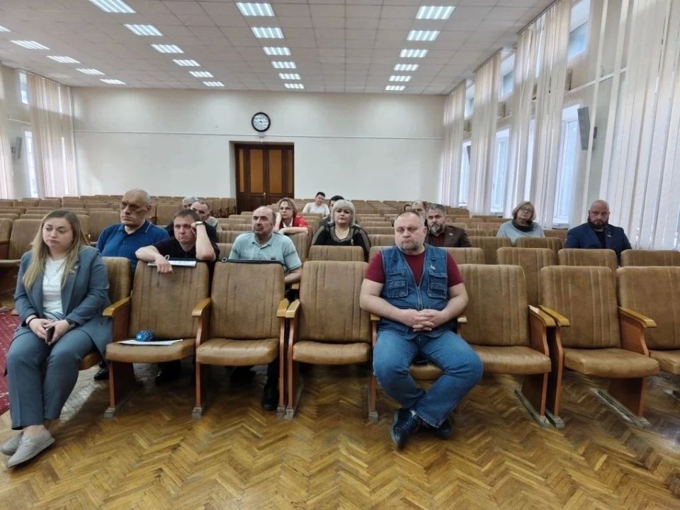 28 мая провели «Депутатский час» с временно исполняющим полномочия главы муниципального образования городского округа Макеевка Юлией Ивановой 28 мая провели «Депутатский час» с временно исполняющим полномочия главы муниципального образования городского округа Макеевка Юлией Ивановой