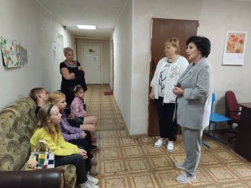 Поддержим, поможем!. К Международному дню защиты детей посетила пункт временного размещения и питания, развернутый на территории городского округа Макеевка