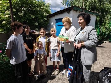 Совместно с заместителем главы Администрации города Макеевки Донецкой народной Республики, руководителем Союза женщин города Макеевки Ириной Сидякиной посетили многодетную семью, в которой воспитывался участник специальной...
