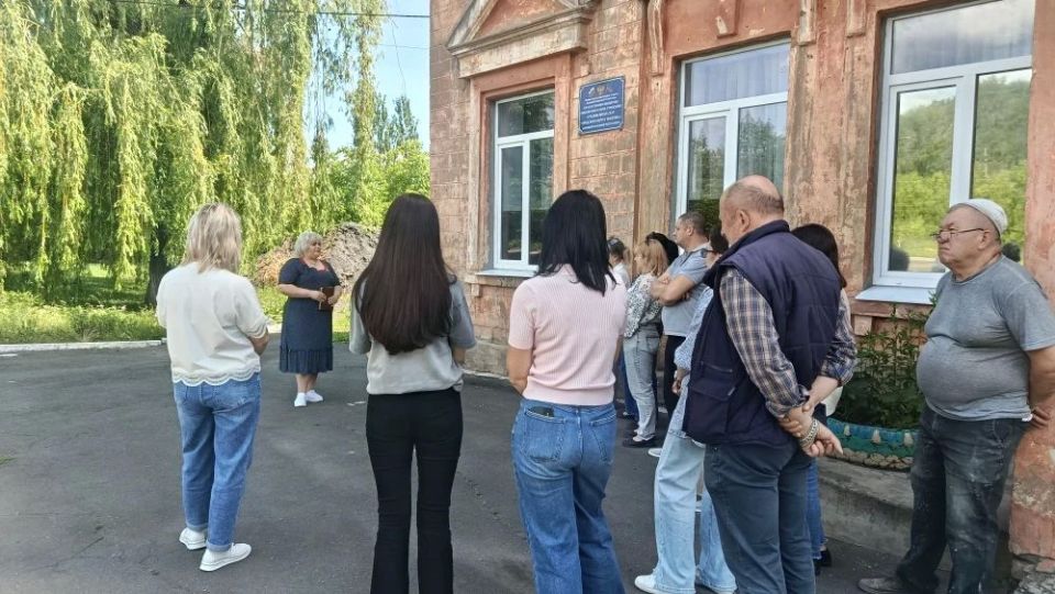 3 июня депутат Макеевского городского совета первого созыва Оксана Бевцык провела встречу с жителями по улице Вышинского жилого массива им. Кирова 3 июня депутат Макеевского городского совета первого созыва Оксана Бевцык провела встречу с жителями по улице Вышинского жилого массива им. Кирова