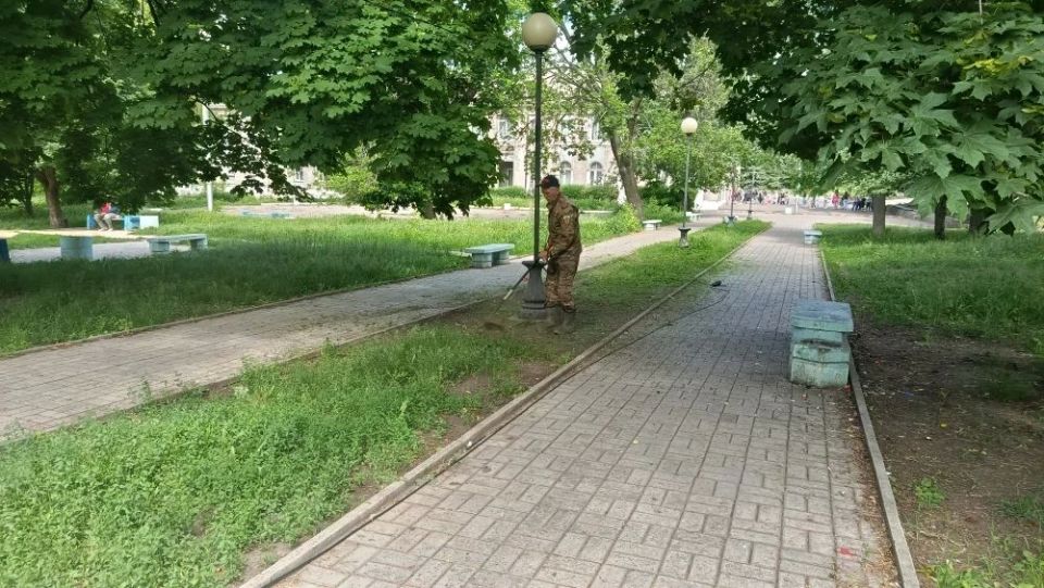 Сегодня, 4 июня, в Советском внутригородским районе городского округа Макеевка представителями казачьей «Станицы Макеевской им. А.В.Захарченко» Приазовского Казачьего Войска ДНР Союза Казаков-Воинов России и Зарубежья, в... Сегодня, 4 июня, в Советском внутригородским районе городского округа Макеевка представителями казачьей «Станицы Макеевской им. А.В.Захарченко» Приазовского Казачьего Войска ДНР Союза Казаков-Воинов России и Зарубежья, в...