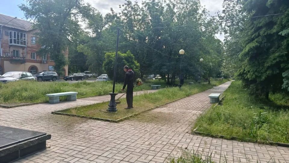 Сегодня, 4 июня, в Советском внутригородским районе городского округа Макеевка представителями казачьей «Станицы Макеевской им. А.В.Захарченко» Приазовского Казачьего Войска ДНР Союза Казаков-Воинов России и Зарубежья, в... Сегодня, 4 июня, в Советском внутригородским районе городского округа Макеевка представителями казачьей «Станицы Макеевской им. А.В.Захарченко» Приазовского Казачьего Войска ДНР Союза Казаков-Воинов России и Зарубежья, в...