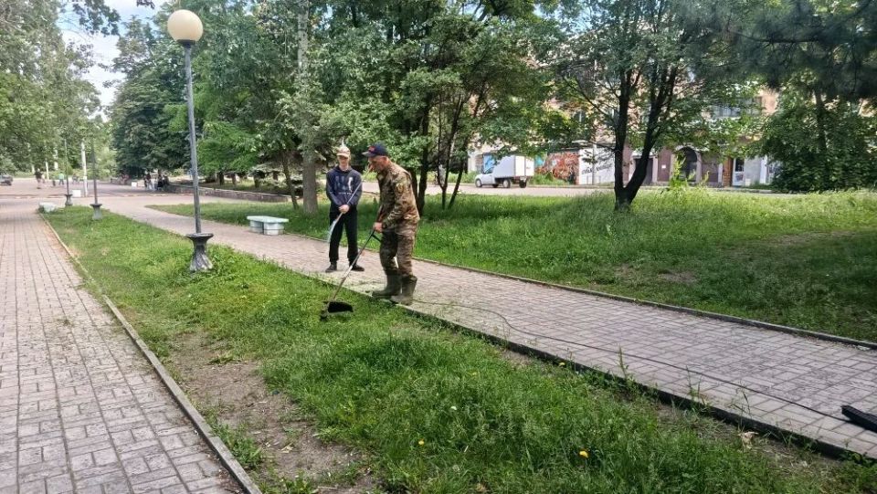 Сегодня, 4 июня, в Советском внутригородским районе городского округа Макеевка представителями казачьей «Станицы Макеевской им. А.В.Захарченко» Приазовского Казачьего Войска ДНР Союза Казаков-Воинов России и Зарубежья, в... Сегодня, 4 июня, в Советском внутригородским районе городского округа Макеевка представителями казачьей «Станицы Макеевской им. А.В.Захарченко» Приазовского Казачьего Войска ДНР Союза Казаков-Воинов России и Зарубежья, в...