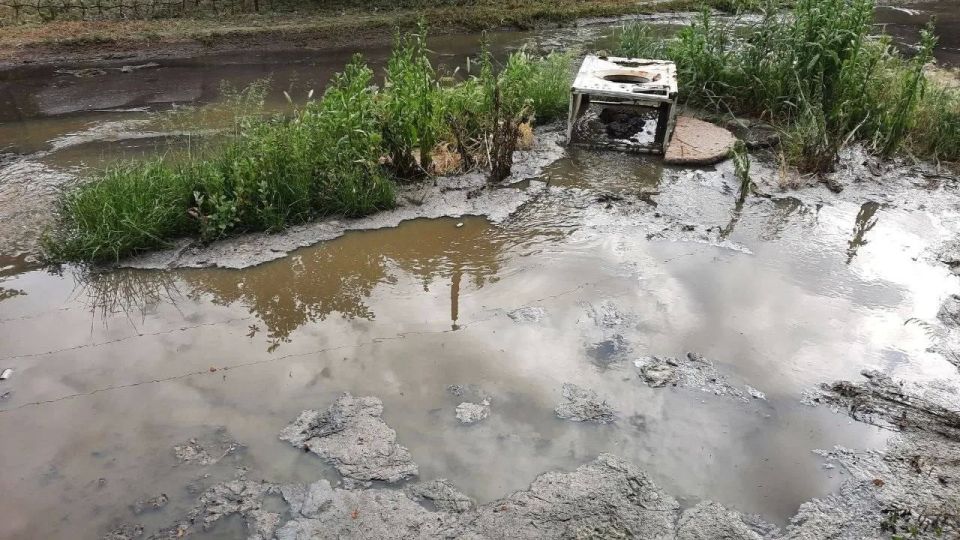 В Макеевке на Руднева 9А всё залито канализацией В Макеевке на Руднева 9А всё залито канализацией
