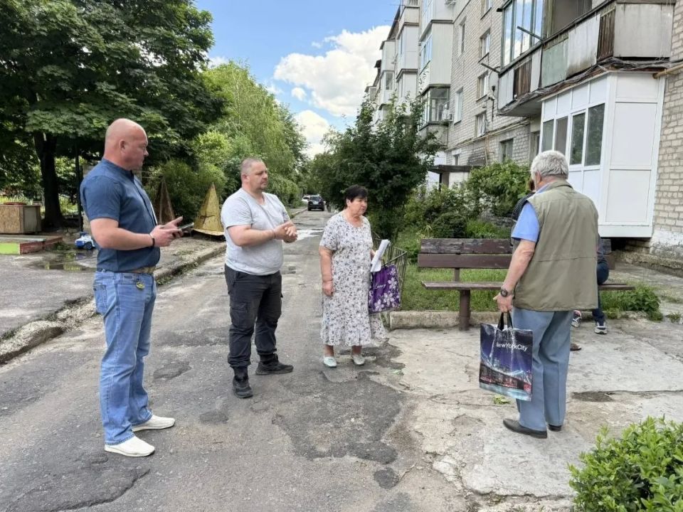 От благоустройства до ремонта кровель: Максим Королюк обсудил с жителями Макеевки актуальные вопросы От благоустройства до ремонта кровель: Максим Королюк обсудил с жителями Макеевки актуальные вопросы