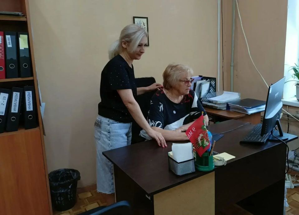 Компьютерная грамотность для людей старшего поколения: новый шаг в мир технологий Компьютерная грамотность для людей старшего поколения: новый шаг в мир технологий
