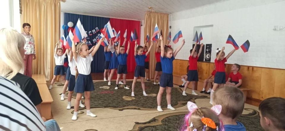 Маленькие сердца, большая страна: как дошколята Макеевки отметили День России Маленькие сердца, большая страна: как дошколята Макеевки отметили День России