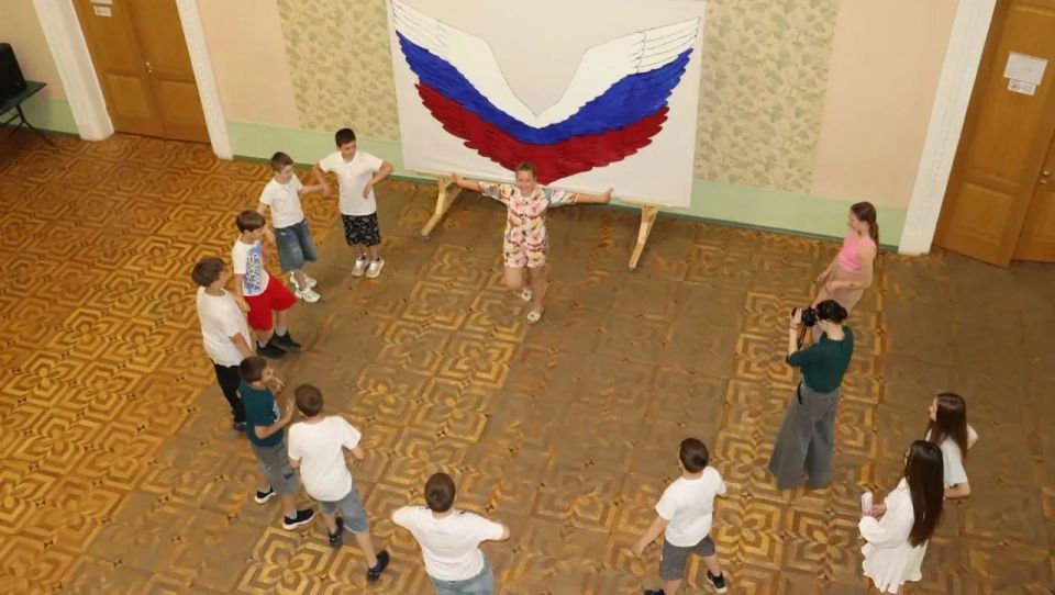 Сегодня во Дворце культуры ЯКХЗ состоялась увлекательная программа, посвящённая Году единства народов России Сегодня во Дворце культуры ЯКХЗ состоялась увлекательная программа, посвящённая Году единства народов России