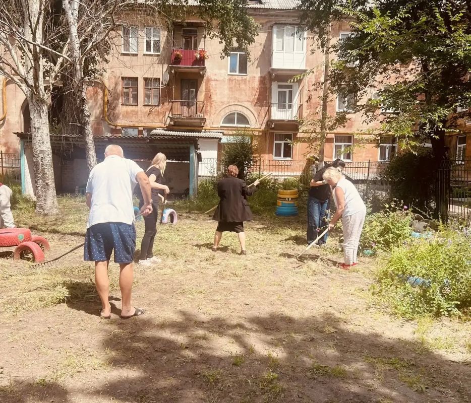 Сегодня, 18 июня, МБУДО «Спортивная школа № 2 города Макеевки», ГБДОУ «Детский сад № 29 общеразвивающего вида городского округа Макеевка», ГБПОУ «Макеевский техникум промышленных технологий им. Ф. И. Бачурина» в рамках акции... Сегодня, 18 июня, МБУДО «Спортивная школа № 2 города Макеевки», ГБДОУ «Детский сад № 29 общеразвивающего вида городского округа Макеевка», ГБПОУ «Макеевский техникум промышленных технологий им. Ф. И. Бачурина» в рамках акции...