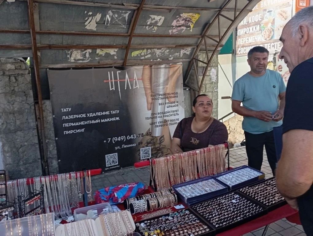 В Горняцком районе состоялся профилактический рейд, направленный на борьбу со стихийной торговлей В Горняцком районе состоялся профилактический рейд, направленный на борьбу со стихийной торговлей
