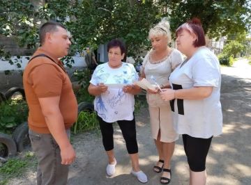 Сегодня, 6 июля в Червоногвардейском районе состоялась встреча первого заместителя руководителя Управы Червоногвардейского внутригородского района Администрации городского округа Макеевка Антона Гринзовского с жителями...