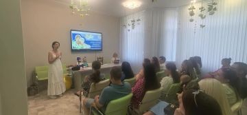 Сегодня, 8 июля, в рамках Всероссийской недели правовой помощи по вопросам защиты интересов семьи в Городском родильном доме города Макеевки прошло трогательное мероприятие для будущих родителей, приуроченное ко Дню семьи...